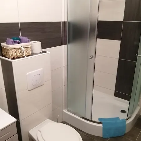 Apartament Apartmanhaz *