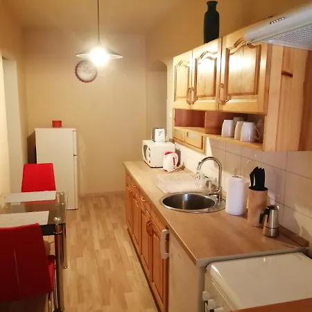 Apartament Apartmanhaz *