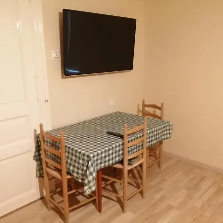 Apartmanhaz *