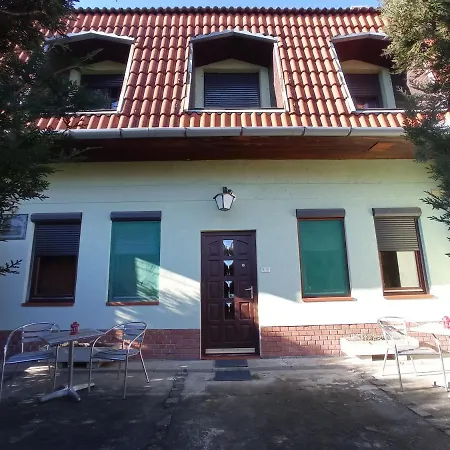 Apartmanhaz アパート Mohács