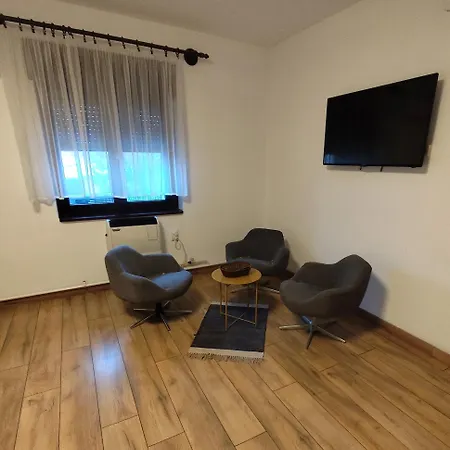 Apartmanhaz *