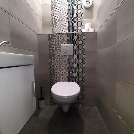 Apartmanhaz 莫哈奇