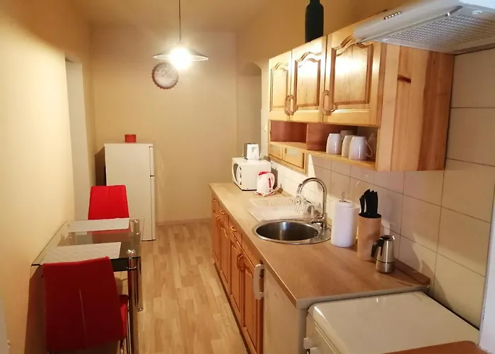 아파트 Apartmanhaz *
