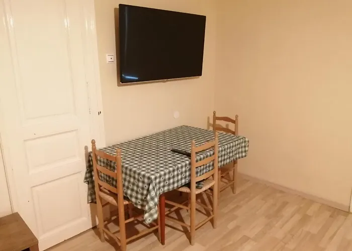 Apartmanhaz *