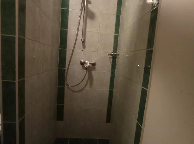 Apartmanhaz *